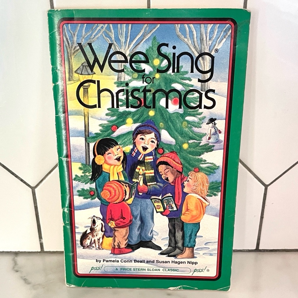 Vintage 1986 “Wee Sing for Christmas” A Wee Book